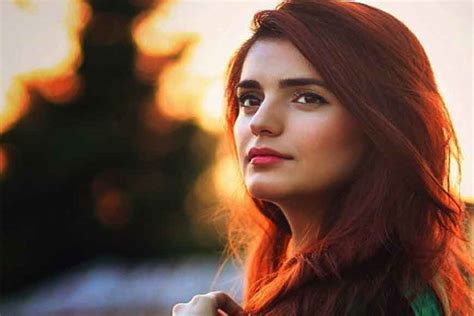 Melodifestando: La Festa del Pop Pakistano con Momina Mustehsan!